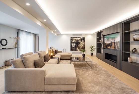 Resale - Villa - Marbella - Nueva Andalucía