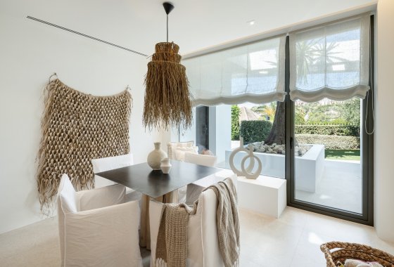 Resale - Villa - Benahavis - La Quinta