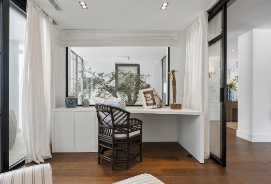 Resale - Villa - Marbella - Los Naranjos de Marbella