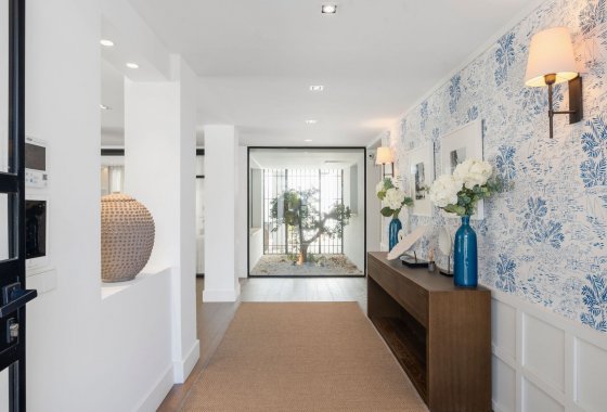 Resale - Villa - Marbella - Los Naranjos de Marbella