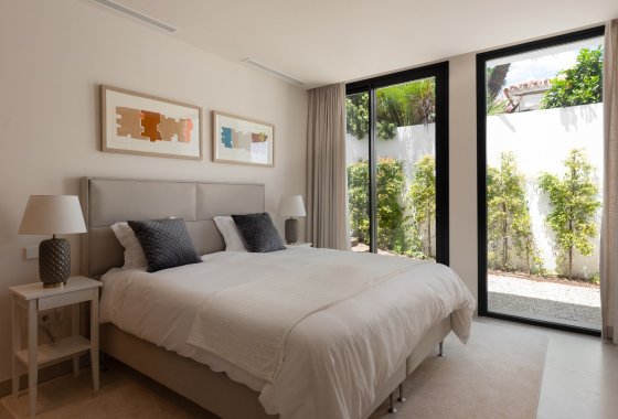 Resale - Villa - Marbella - Nueva Andalucía