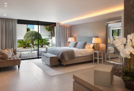 Resale - Villa - Marbella - Nueva Andalucía