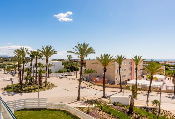 Resale - Apartment - Estepona - Cancelada