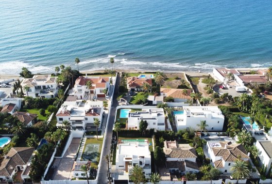 Resale - Villa - Marbella - Las Chapas