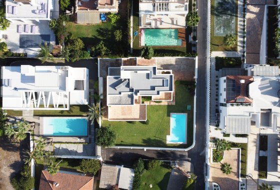 Resale - Villa - Marbella - Las Chapas