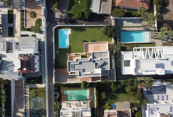 Resale - Villa - Marbella - Las Chapas