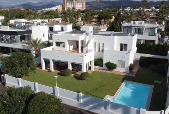 Resale - Villa - Marbella - Las Chapas