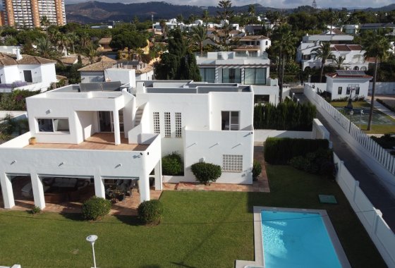 Resale - Villa - Marbella - Las Chapas