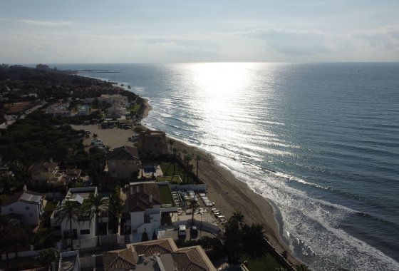 Resale - Villa - Marbella - Las Chapas