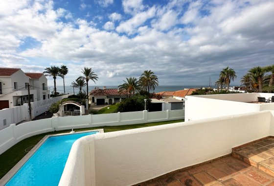 Resale - Villa - Marbella - Las Chapas