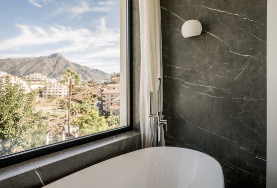 Resale - Villa - Marbella - Los Naranjos de Marbella