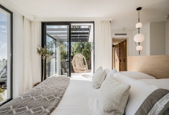 Resale - Villa - Marbella - Los Naranjos de Marbella