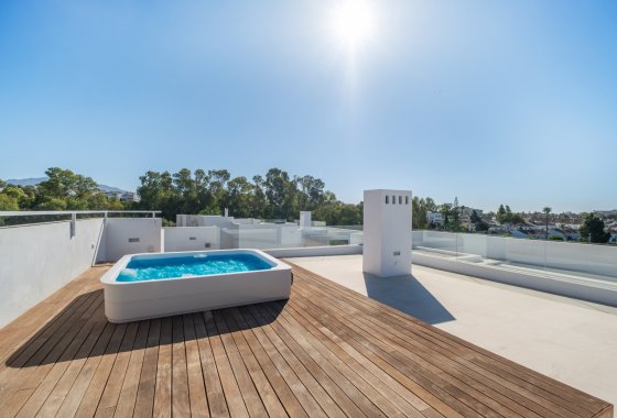 Resale - Villa - Estepona - El Paraíso