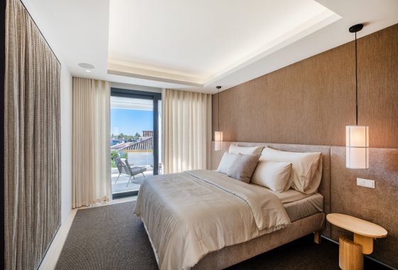 Resale - Villa - Estepona - El Paraíso