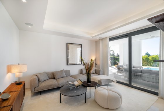 Resale - Villa - Estepona - El Paraíso