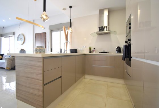 Resale - Villa - Orihuela Costa - Villamartin