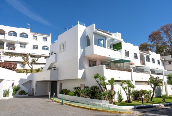 Resale - Apartment - Marbella - Nueva Andalucía