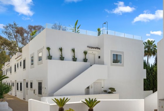Resale - Apartment - Marbella - Nueva Andalucía