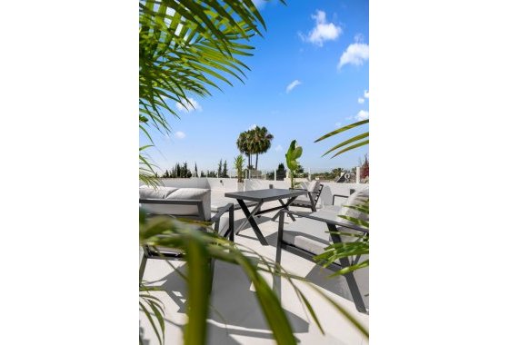 Resale - Apartment - Marbella - Nueva Andalucía