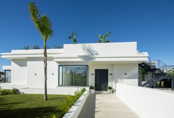 Resale - Villa - Estepona - Selwo