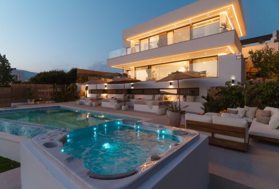 Resale - Villa - Marbella - Nueva Andalucía