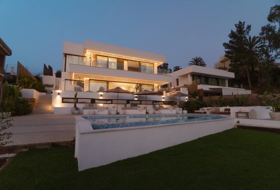 Resale - Villa - Marbella - Nueva Andalucía