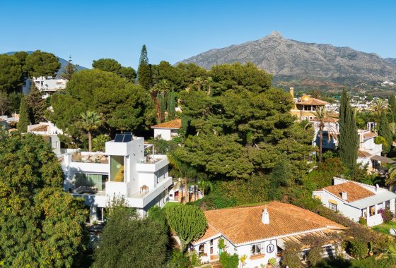 Resale - Villa - Marbella - Nueva Andalucía