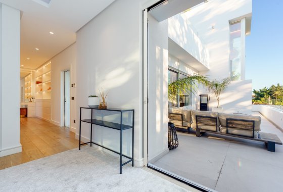 Resale - Villa - Marbella - Nueva Andalucía