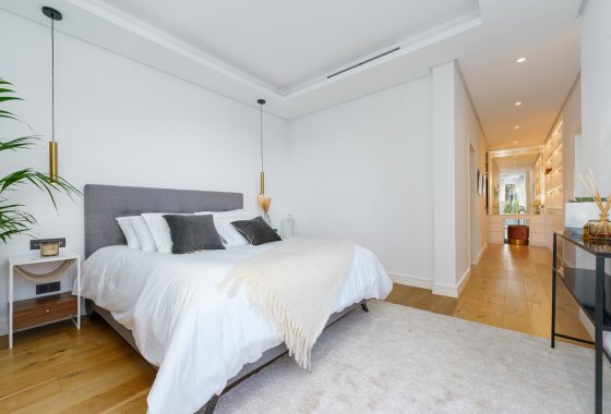 Resale - Villa - Marbella - Nueva Andalucía