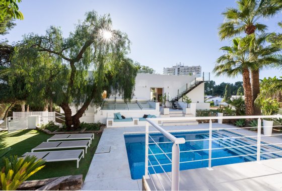 Resale - Villa - Marbella - Nueva Andalucía