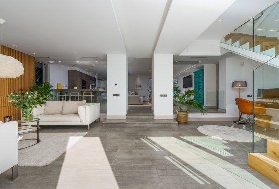 Resale - Villa - Marbella - Nueva Andalucía