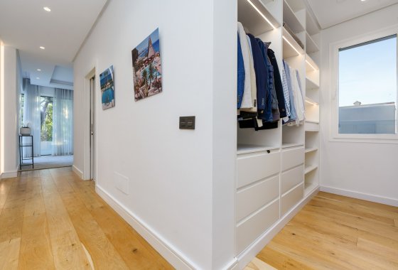 Resale - Villa - Marbella - Nueva Andalucía