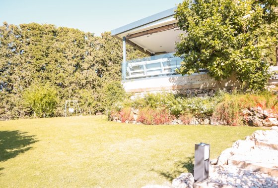 Resale - Villa - Marbella - Nueva Andalucía