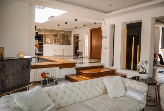 Resale - Villa - Marbella - Nueva Andalucía