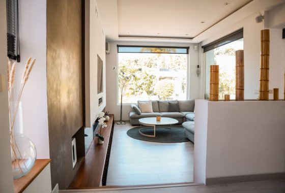 Resale - Villa - Marbella - Nueva Andalucía