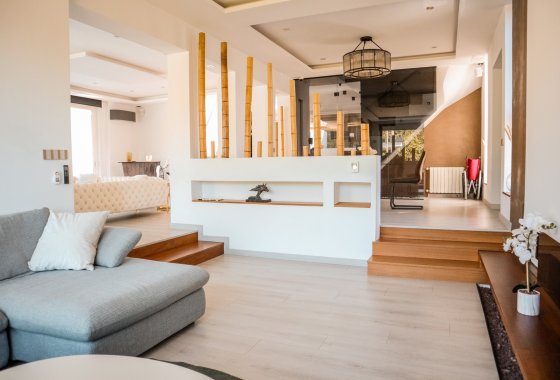 Resale - Villa - Marbella - Nueva Andalucía