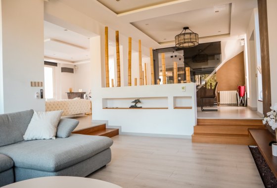 Resale - Villa - Marbella - Nueva Andalucía