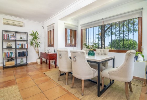 Resale - Villa - Benahavis - La Quinta