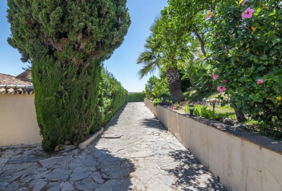 Resale - Villa - Benahavis - La Quinta