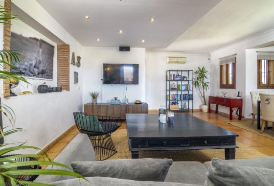 Resale - Villa - Benahavis - La Quinta