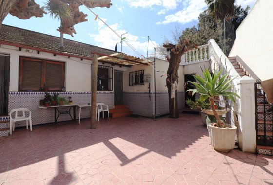 Resale - Villa - Heredades - Heredades - Village