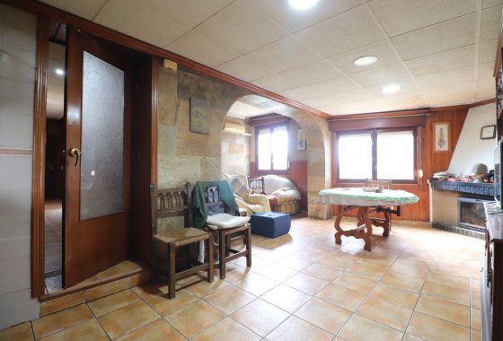 Resale - Villa - Heredades - Heredades - Village