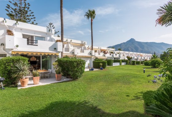 Resale - Townhouse - Marbella - Nueva Andalucía