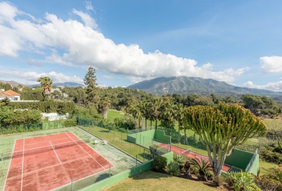 Resale - Townhouse - Marbella - Nueva Andalucía