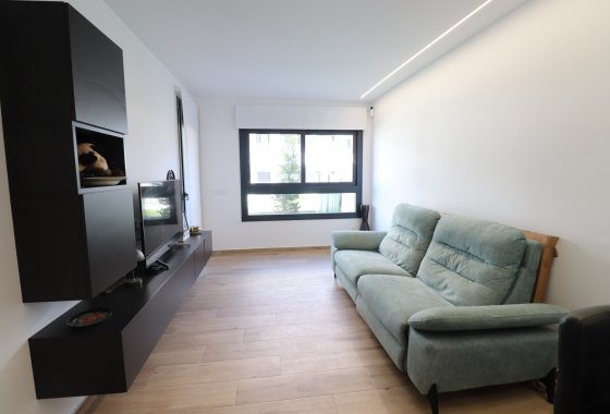 Resale - Apartment - Orihuela Costa - Villamartin