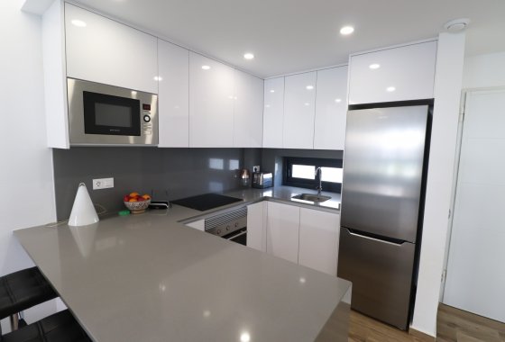 Resale - Apartment - Orihuela Costa - Villamartin