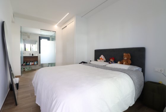 Resale - Apartment - Orihuela Costa - Villamartin