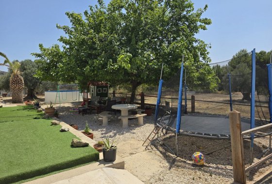 Resale - Country House - Sax