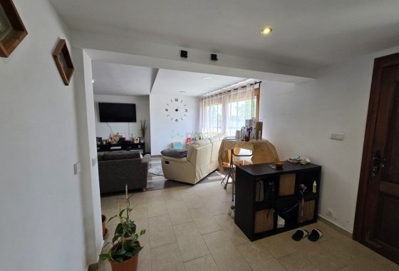 Resale - Country House - Sax