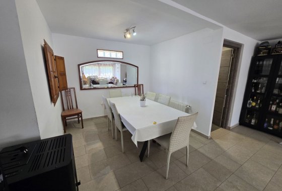 Resale - Country House - Sax